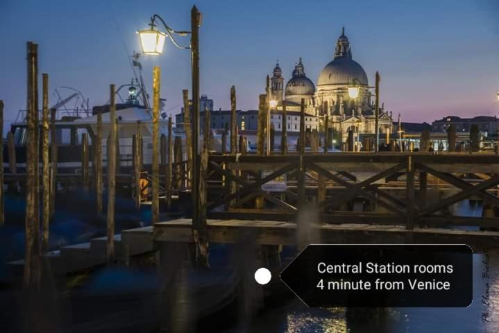 Central Station Rooms Mestre Luaran gambar
